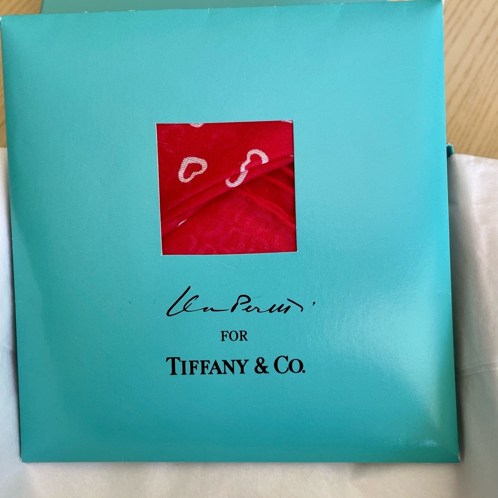 Tiffany & Co Elsa Peretti red & white heart handkerchief, made in Italy, NWT